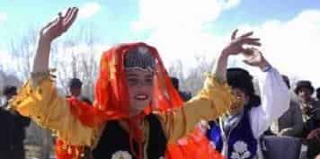 塔吉克族的日常习俗包括哪些方面