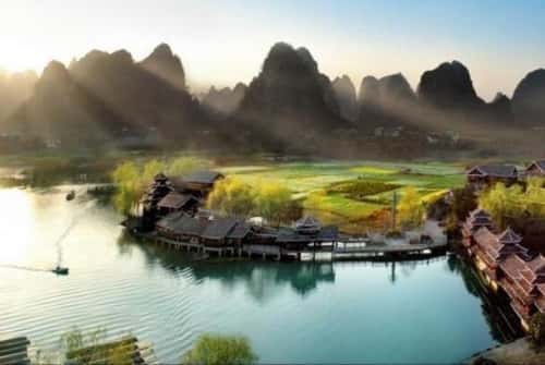 中国最美县城排行名单（云南占两个 第三个被誉为“人间仙境”）