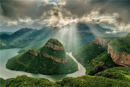 世界十大峡谷（布莱德河峡谷位于南非峡谷高深）
