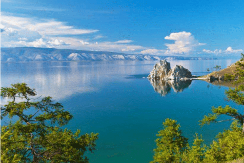 全球五大最深湖泊（贝加尔湖位列榜首，最深处达1680米）