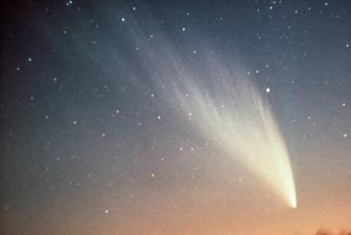 历史上十大最著名的彗星（哈雷彗星上榜 第十竟差点与地球相撞）