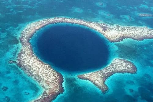 全球十大危险潜水地（伯利兹蓝洞第一，第七被称为“死亡潜水洞”）