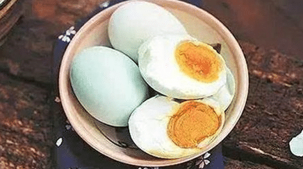 古代在端午节为什么吃咸鸭蛋？吃咸鸭蛋有着怎样的传说？