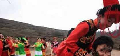 彝族文化，彝族的婚俗有什么奇特之处