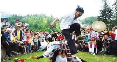 彝族节日，跳弓节是那坡彝族村寨的传统节日