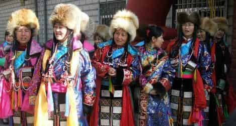 藏族服饰，藏族服饰的主要特点是什么