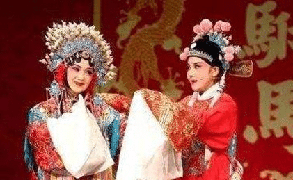 黄梅戏：原名黄梅调、采茶戏等，为中国五大戏曲剧种之一