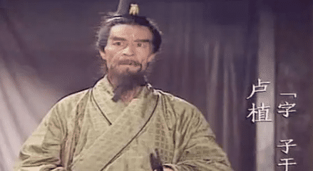 卢植是东汉末年的士族代表人物，为何刘备能跟随他学习