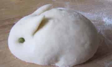 翘嘴巴小兔