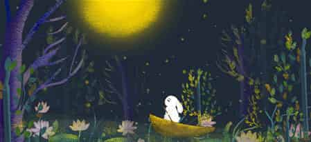 山上，一轮橘红色的月亮